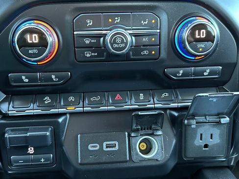 Used 2020 Chevrolet Silverado 1500 RST AWD/4WD image 13