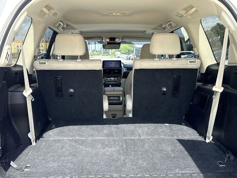 Used 2022 Lexus GX 460 Premium image 13