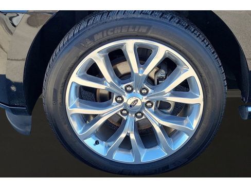 Used 2018 Ford Expedition Platinum image 9