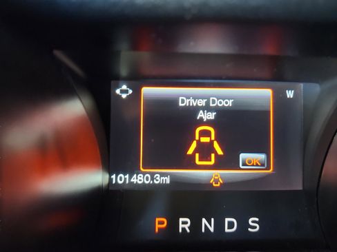 Used 2016 Ford Mustang Coupe RWD image 11