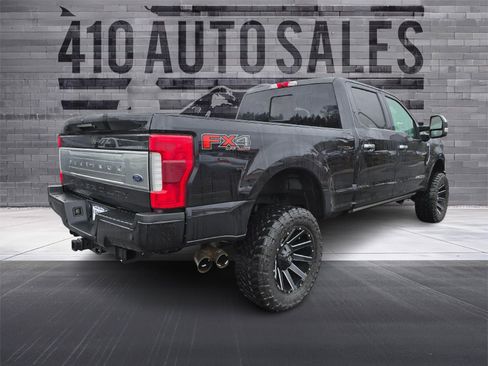 Used 2019 Ford F350 Platinum w/ Platinum Ultimate Package image 3