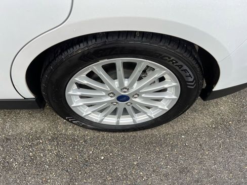 Used 2016 Ford C-MAX SEL w/ Equipment Group 301A image 10