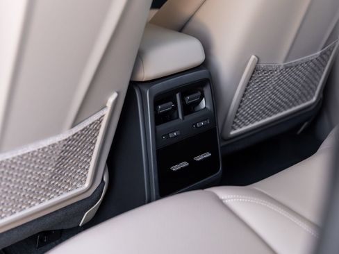 New 2025 Porsche Macan Electric RWD image 35
