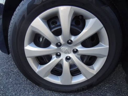 Used 2025 Toyota Corolla LE image 26