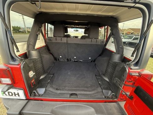 Used 2018 Jeep Wrangler Unlimited Sport S image 13