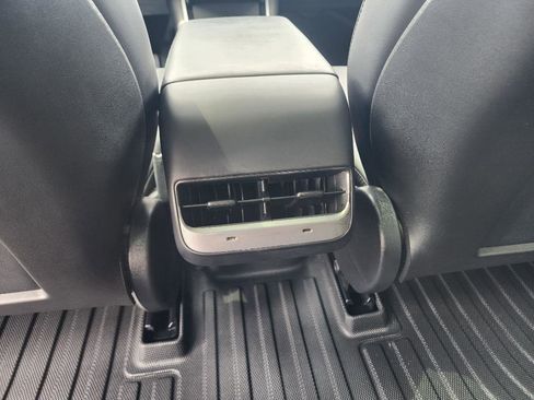 Used 2020 Tesla Model 3 Standard Range RWD image 8