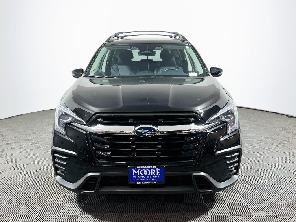 Used 2023 Subaru Ascent Limited AWD/4WD image 2