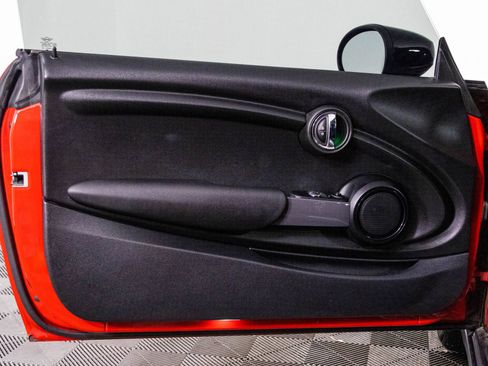 Used 2020 MINI Cooper 2-Door Hardtop image 33