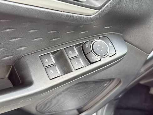 Used 2020 Ford Escape SE image 20