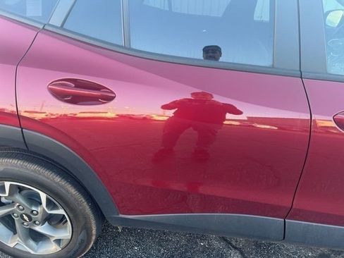 Used 2024 Chevrolet Trax LT w/ LT Convenience Package image 6