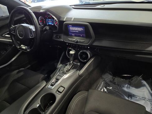 Used 2020 Chevrolet Camaro LT RWD image 5