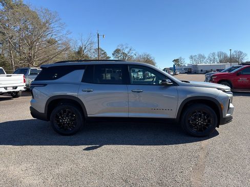 New 2026 Chevrolet Traverse LT w/ Midnight/Sport Edition image 9