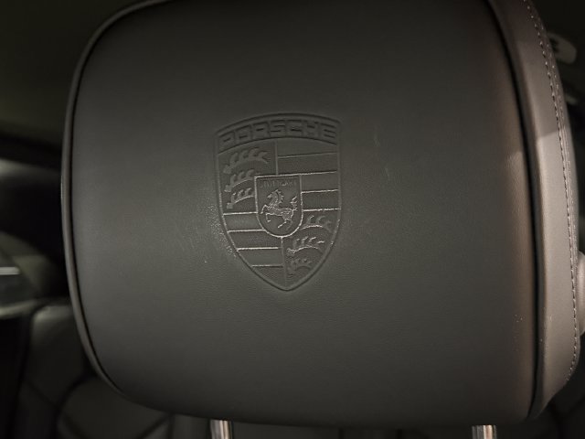 Certified 2026 Porsche Macan AWD/4WD image 30
