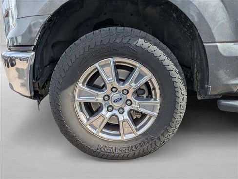 Used 2016 Ford F150 XLT w/ Equipment Group 302A Luxury AWD/4WD image 18