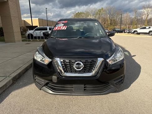 Used 2020 Nissan Kicks S image 7
