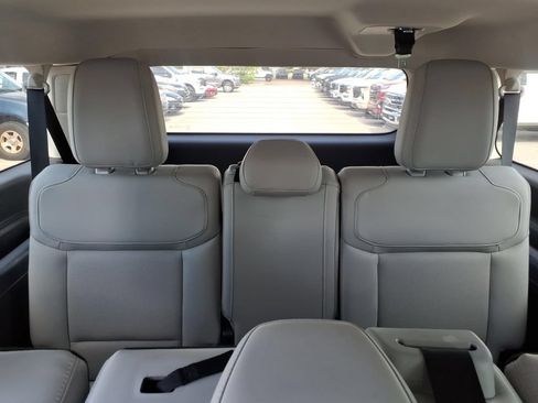 Used 2025 Ford Expedition Max Platinum AWD/4WD image 17