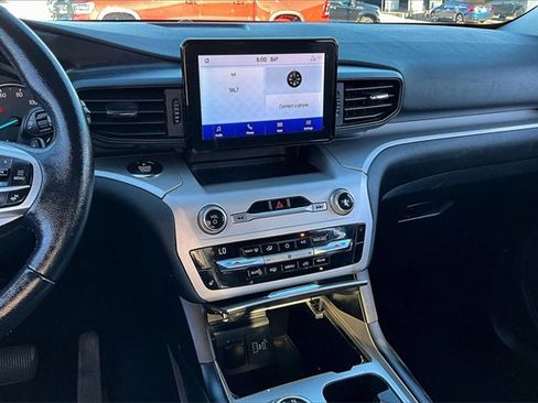 Used 2020 Ford Explorer XLT w/ Comfort Package image 9