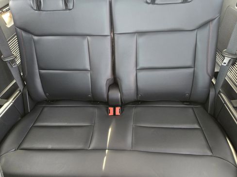 Used 2025 Ford Explorer ST-Line w/ Premium Package RWD image 33
