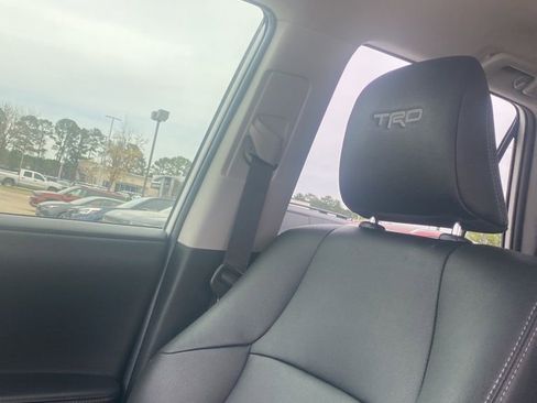 Used 2022 Toyota 4Runner TRD Sport w/ Technology Package image 10