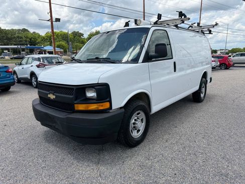Used 2017 Chevrolet Express 2500 RWD image 9