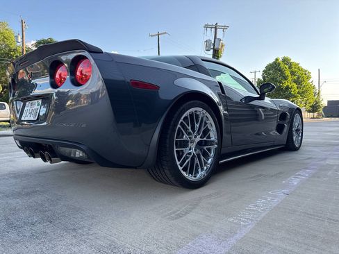 Used 2009 Chevrolet Corvette ZR1 w/ Preferred Equipment Group RWD image 12