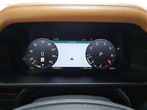 Used 2024 Land Rover Defender 130 X-Dynamic SE image 10