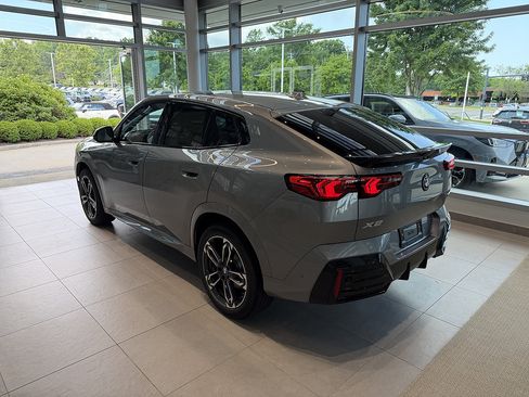 New 2026 BMW X2 xDrive28i w/ Technology Package AWD/4WD image 4