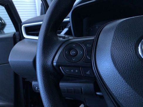 Used 2025 Toyota Corolla LE image 18