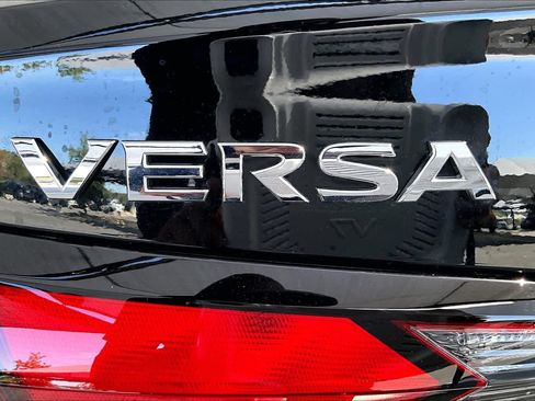 Used 2025 Nissan Versa SV w/ Trunk Package FWD image 10
