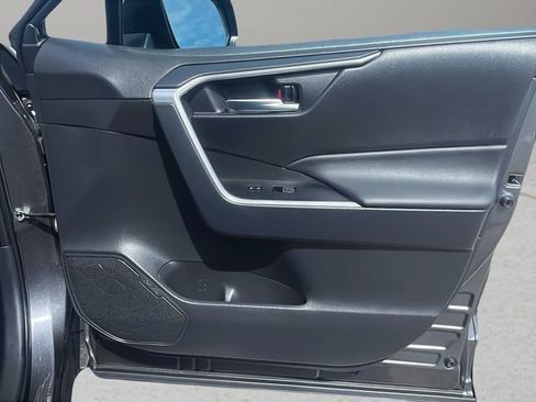 Used 2025 Toyota RAV4 XLE image 9