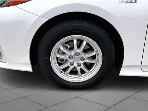 Certified 2022 Toyota Prius Prime LE image 10