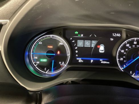 Certified 2023 Toyota Venza LE image 11