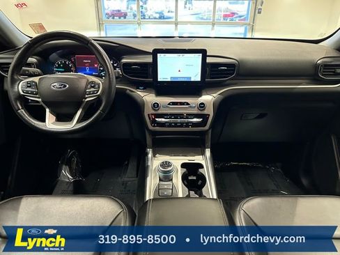 Used 2022 Ford Explorer XLT w/ Equipment Group 202A image 9