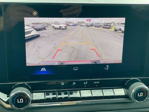 Used 2024 Chevrolet Colorado LT w/ LT Convenience Package RWD image 21