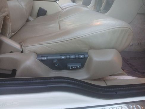 Used 1999 Volvo C70 LT image 27