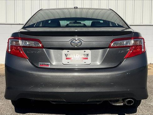 Used 2012 Toyota Camry SE image 5