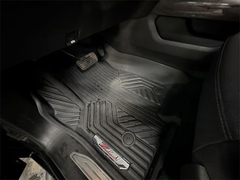 Certified 2024 Chevrolet Silverado 2500 LTZ w/ LTZ Plus Package image 36