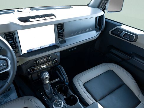 Used 2024 Ford Bronco Wildtrak AWD/4WD image 18