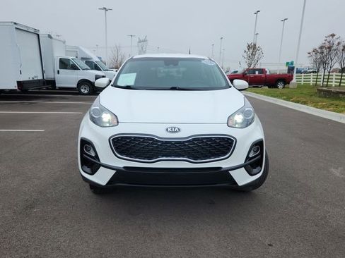Used 2022 Kia Sportage LX image 2