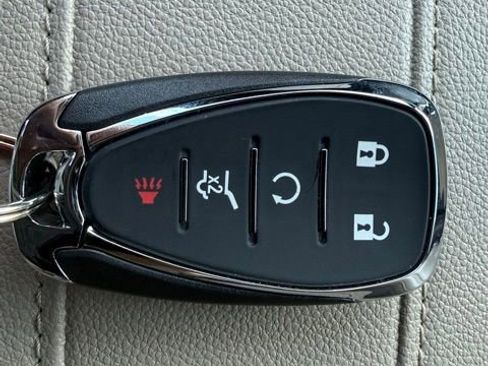 Used 2023 Chevrolet Traverse LT w/ LPO, Floor Liner Package image 36