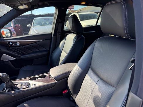 Used 2023 INFINITI Q50 Sensory image 10