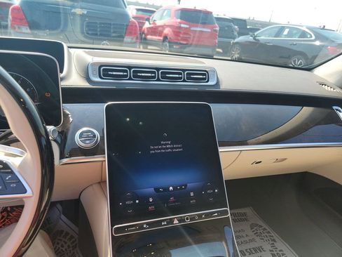 Used 2022 Mercedes-Benz S 580 4MATIC Sedan w/ 3D Technology Package image 10