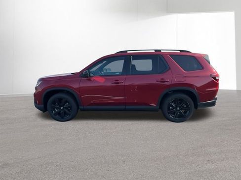 Certified 2025 Honda Pilot Black Edition image 5