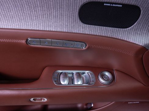 Used 2023 Genesis G90 3.5T AWD/4WD image 18