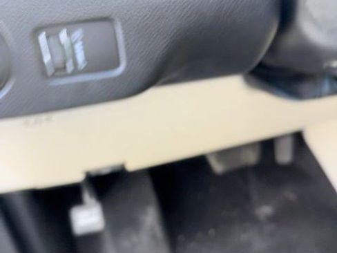 Used 2020 Dodge Grand Caravan SXT image 21