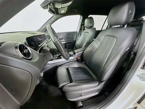 Used 2020 Mercedes-Benz GLB 250 4MATIC image 25