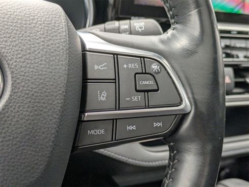 Used 2021 Toyota Highlander Platinum image 20