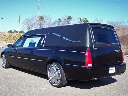 Used 2008 Cadillac DTS Hearse image 4