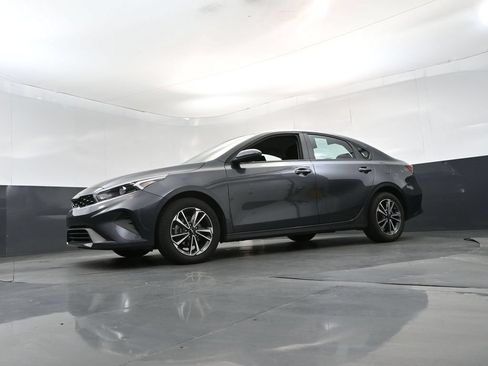 Used 2024 Kia Forte LXS FWD image 20