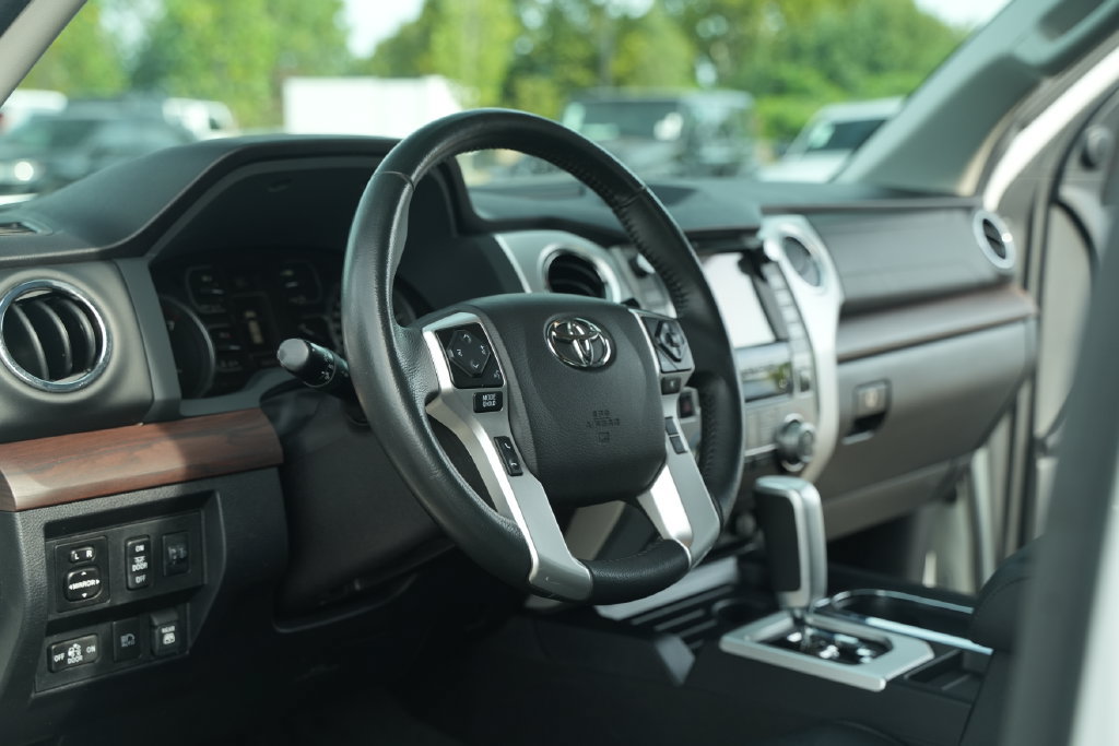 Used 2021 Toyota Tundra Limited w/ Limited Premium Package AWD/4WD image 29